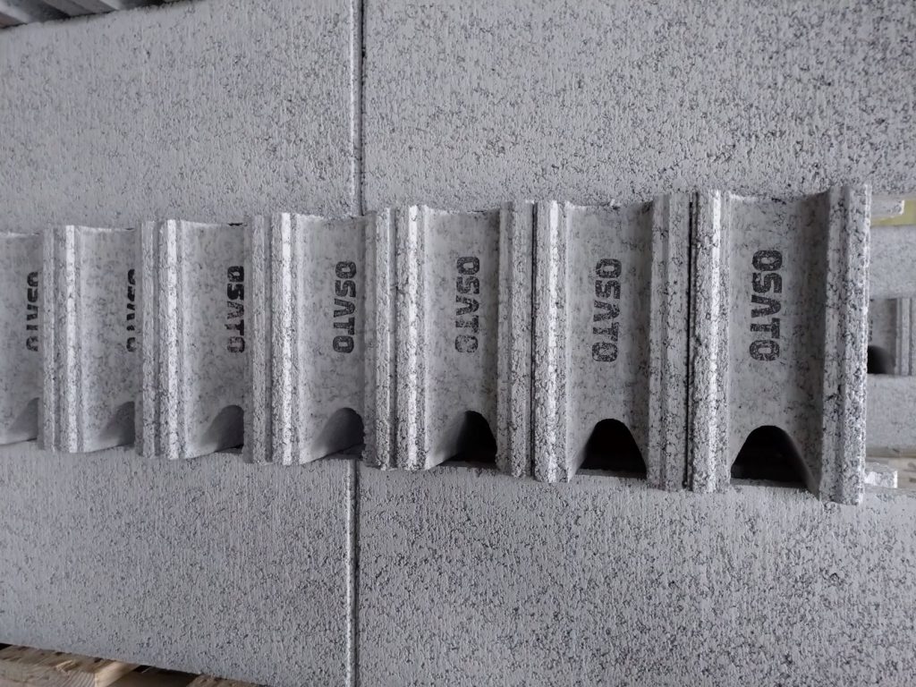 建築用コンクリートブロック(C種) - 大里ブロック工業株式会社